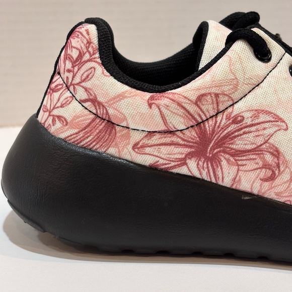 Yes We Vibe Women's Sneakers SZ 6.5 Pink White Black Lightweight ComfortableNWOT - Picture 2 of 11